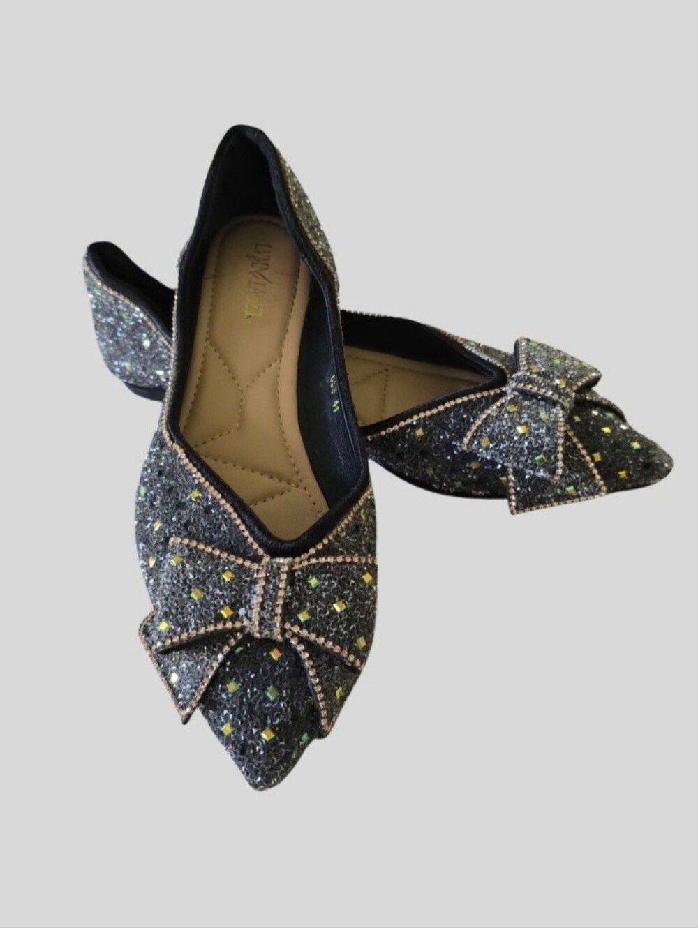Amazon Women's Pointed Rhinestone Flat Shoes Size 8.5 -9 (US) Dress Slip On